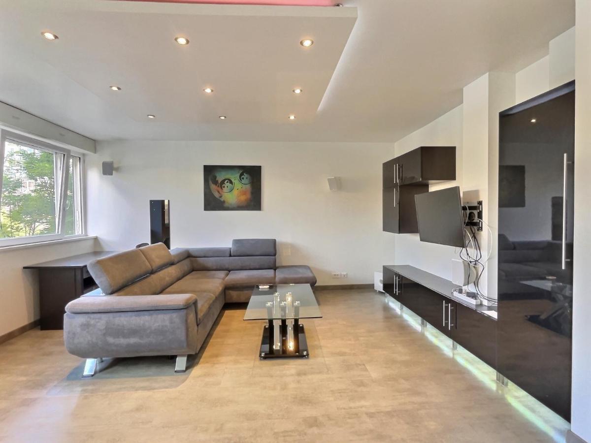 Apartamento "Magic Red" De Miss.K Conciergerie Mâcon Exterior foto